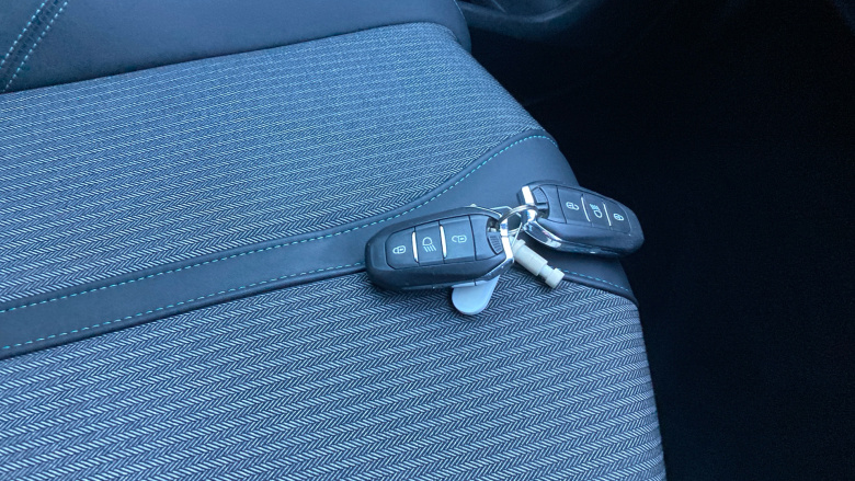 Peugeot 5008 1.2 PureTech Allure Premium+ 5dr Petrol Estate